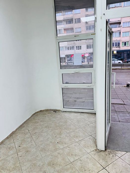 Магазин + гараж на Опълченска – 52 кв.м общо, партер, паркомясто, 2 с