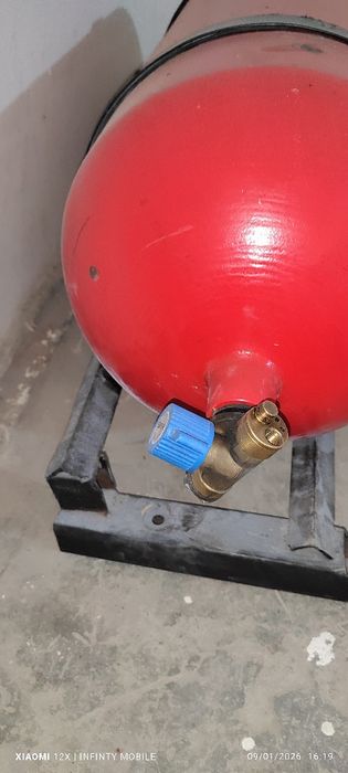 Gaz balon 65 talik sotiladi