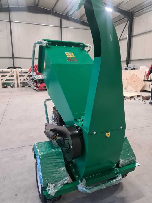 Tocator crengi NOU motor 14,5cp- diametru lemn 15cm -import GERMANIA