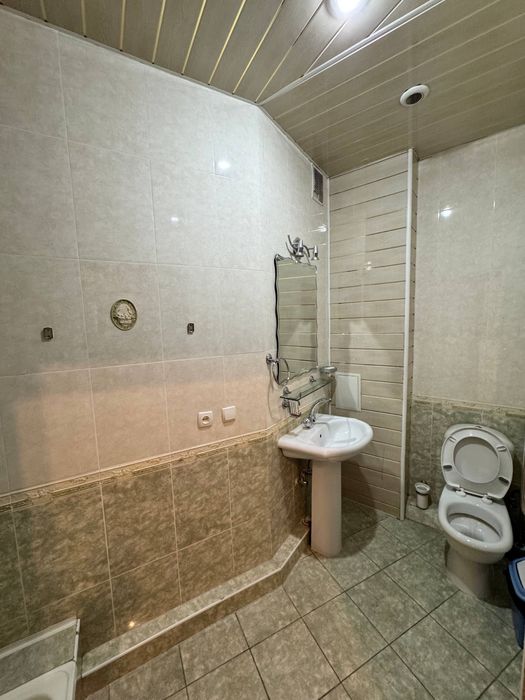 Продаётся КВАРТИРА 4/3/5 на 135м2 м. Космонавтов, ул Германа Лопатина