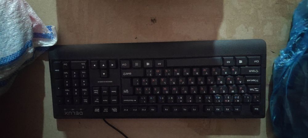 Продам клавиатуру