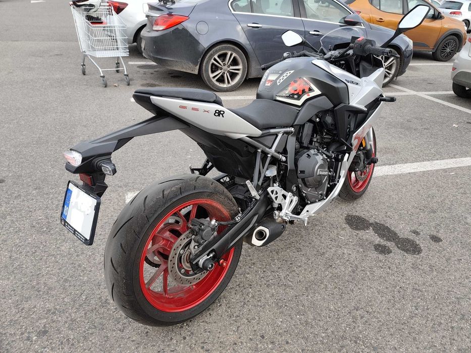 Vand Suzuki GSX-8R an 2024, garantie 2028 cu doar 1573km