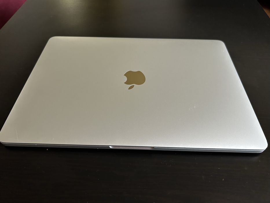 Macbook Pro 13" A1708 i5 8 GB RAM 128 GB SSD 271 cicluri