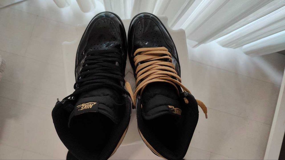 Nike Air Jordan 1 OG Black and Gold 45 размер. Като нови!!!