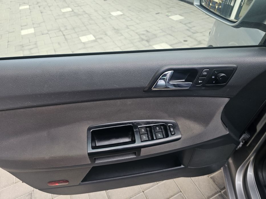 Volskwagen  Polo