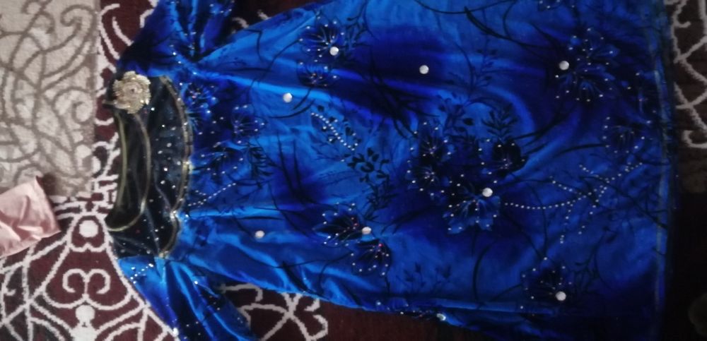 Kelushilgan raxda sotiladi xolati judayam yaxshi