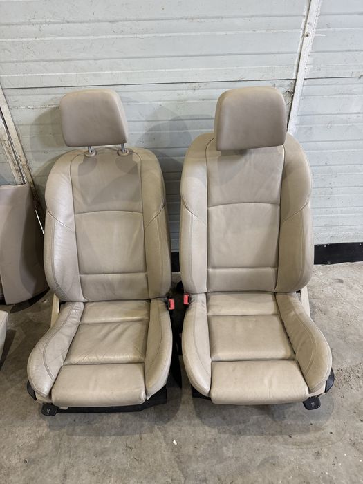 Рекаро салон Бмв ф11 десен волан (recaro salon bmw f11 desen volan)