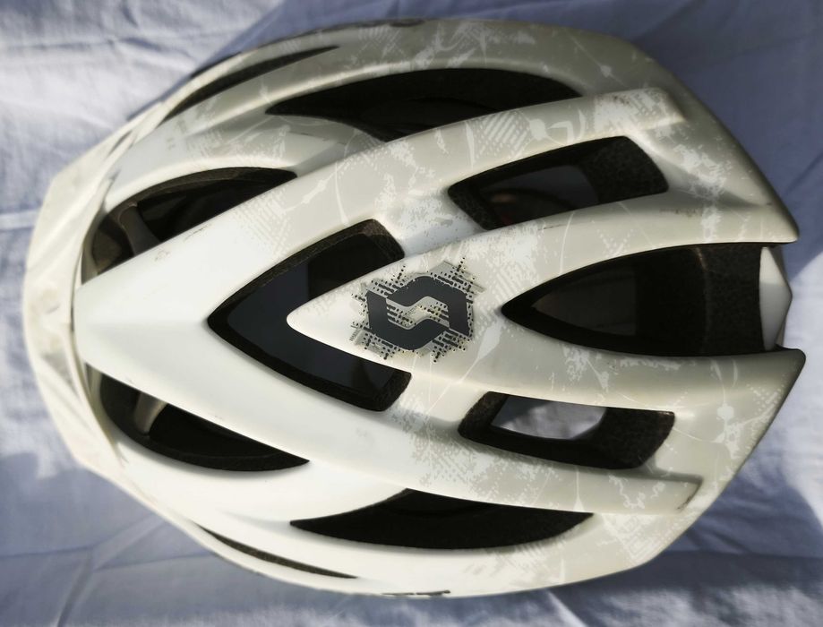 Продавам каска за велосипед SCOTT GROOVE II white-mat размер М