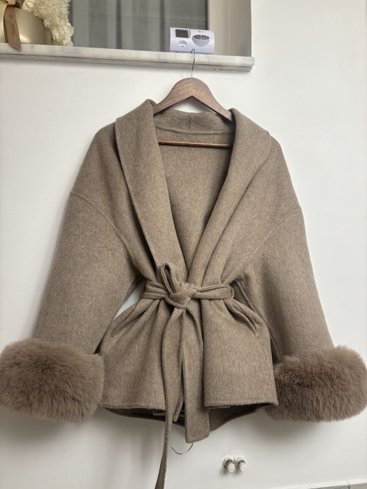 Palton scurt din lana cu blanita bej