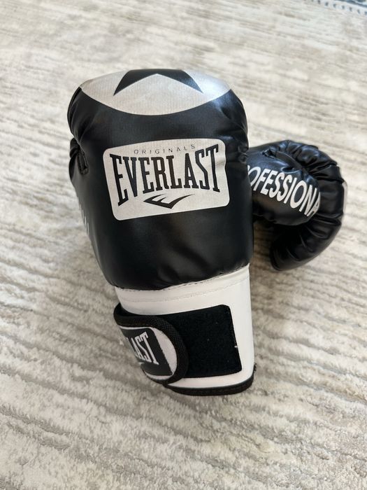 Боксерские перчатки