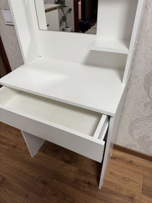 Туалетный столик! Продам