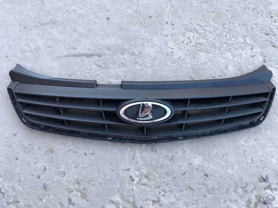 Продам оригинал решетка на приору