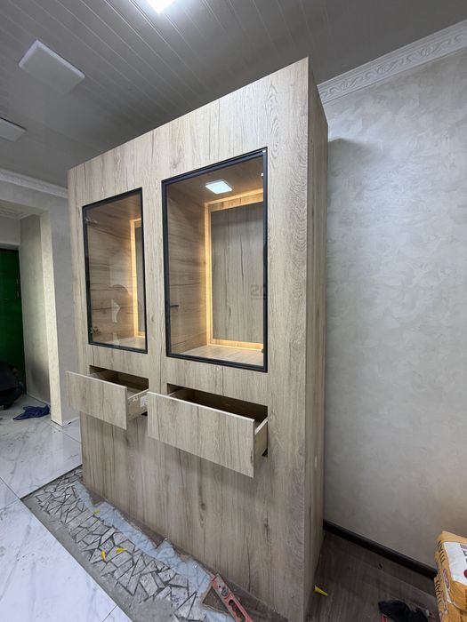 Shkaf vetrina 2400x1750x450