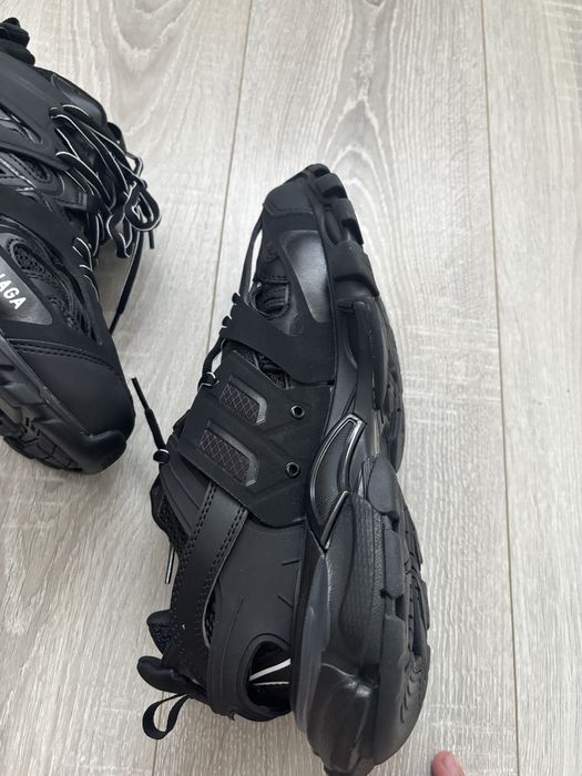 Balenciaga Track