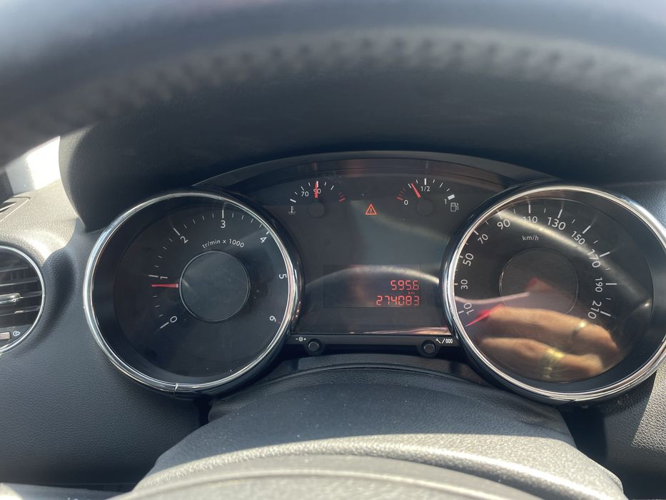 Peugeot 5008     7 locuri