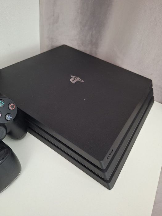 Продам PS 4 про на 1 теробайт