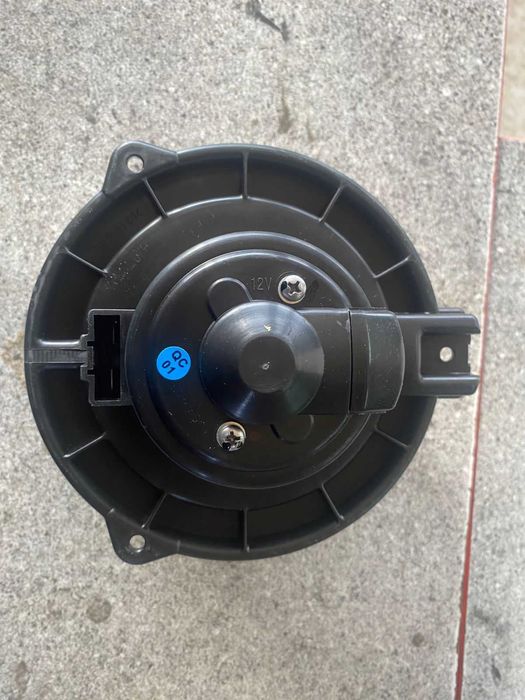 Моторчик Отопителя Mitsubishi Pajero 00-06 г.в новый.