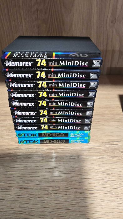 Minidisc Rack Si CD Rack - Suport Pentru CD-uri si MD-uri