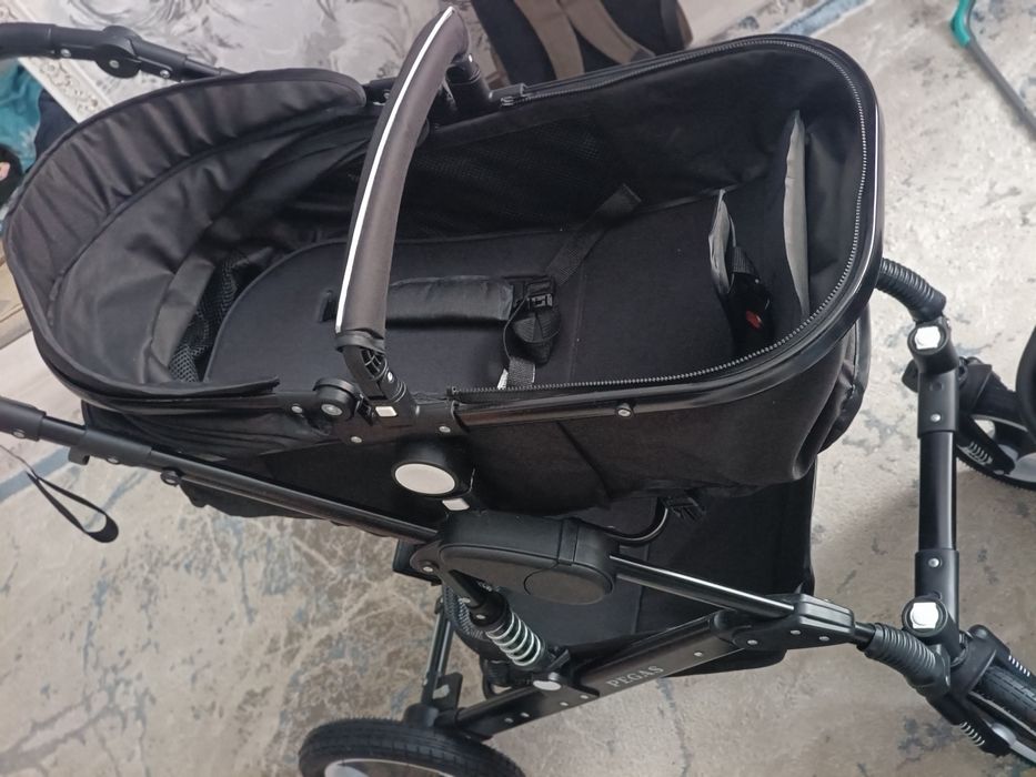 Продам коляску 2 в1