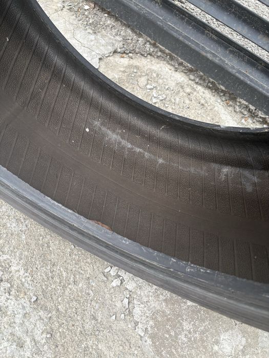 Vand  2 cauciucuri iarna 225/40R18 92V