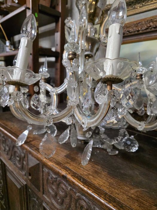 Шкаф в стил Чипъндейл