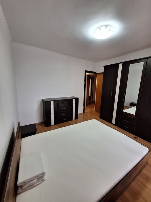 Apartament 3 camere sector 4