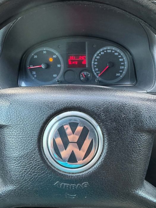 Vw Caddy 
An 2006
Motor 2.0 sdi 
Consum foarte mic 
Acte la zi 
Sa inlocuit Kit ambreaj nou 
Itp nou 
Se da doar cu fiscal 
Mașina funcționează bine