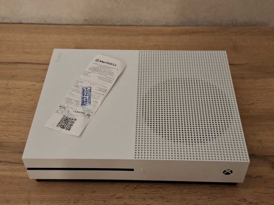 Xbox One S 1TB(+ игры)
