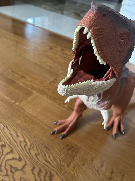 Динозавр Карнотавр