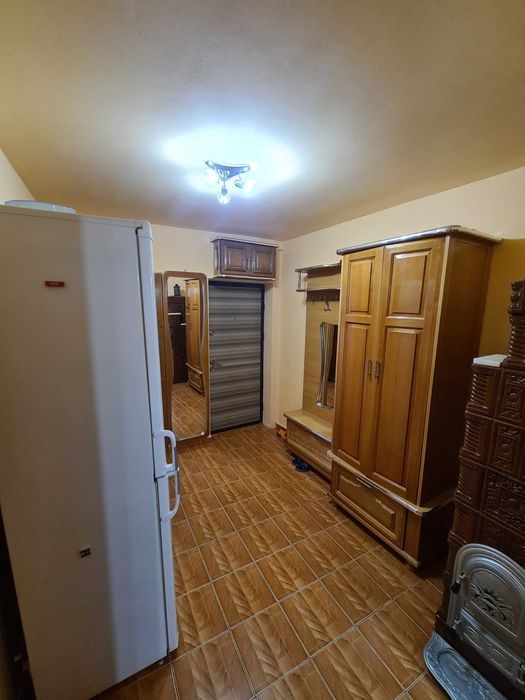 Închiriez apartament