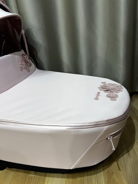 Кош за новородено Cybex Platinum  Simply flowers  Priam / E-Priam 4
