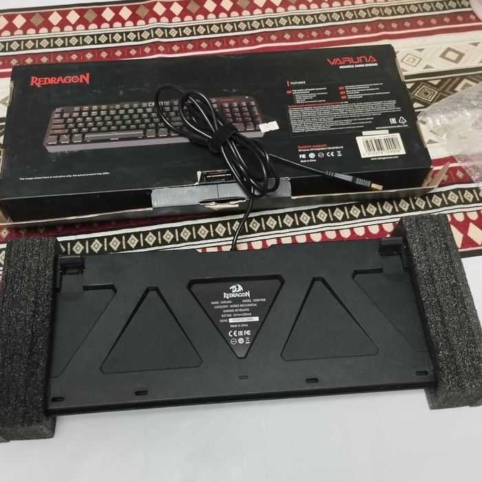 Клавиатура проводная, игровая.