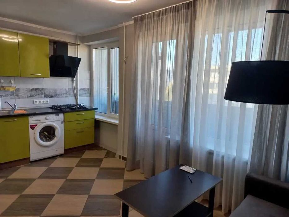 Дава се под наем Двустаен апартамент в София, Център - 55 кв.м за 408 € - Снимка #1