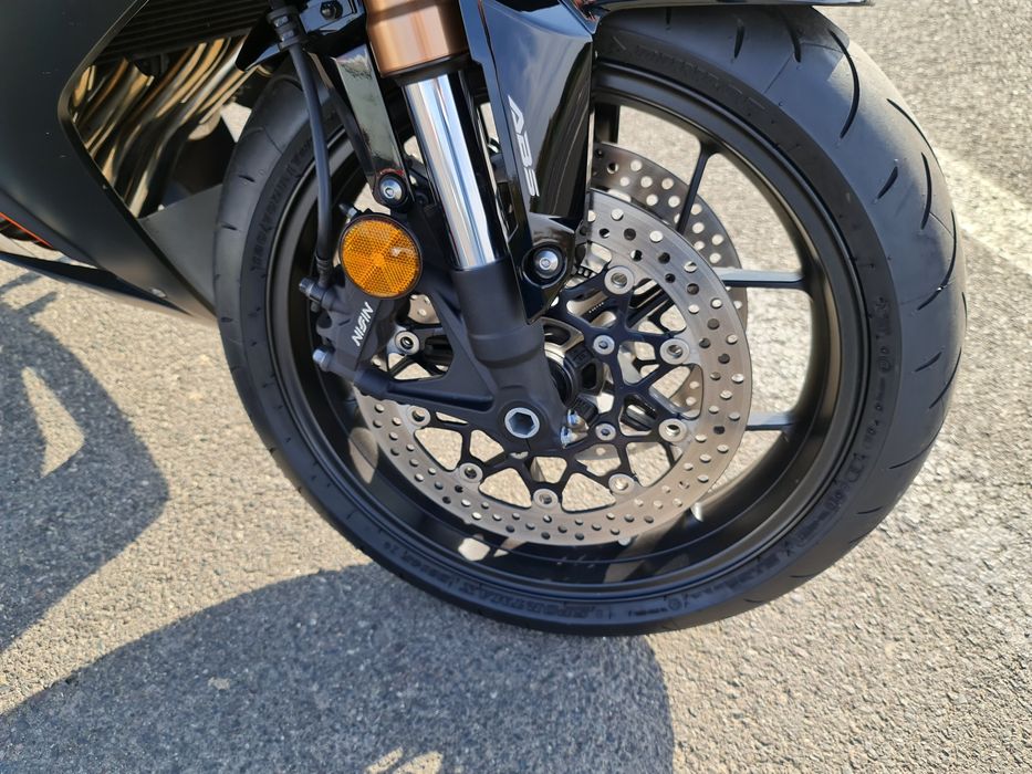 Vand Honda CBR 650R 2023 ca noua  2600km