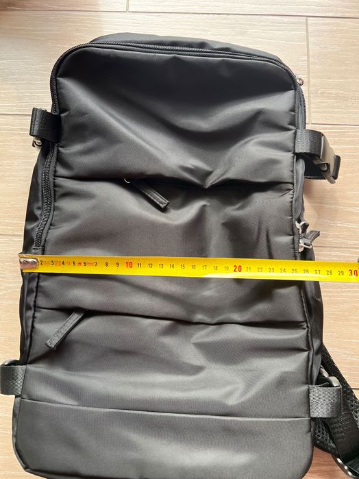 ЧИСТО НОВА Черна унисекс раница