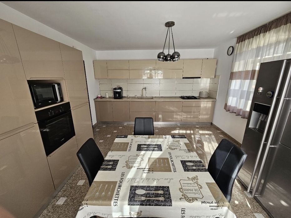 Casa Exceptionala  Otopeni - 7 Camere- 235 mp utili - 1057 mp teren
