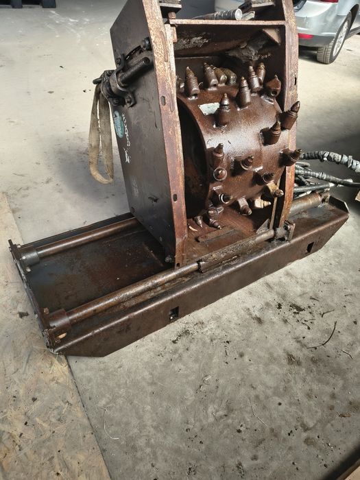 Mini incarcator bobcat frontal cu fresa