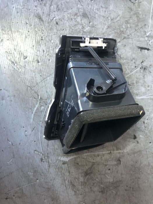 grila aerisire bord  stanga  hyundai i20