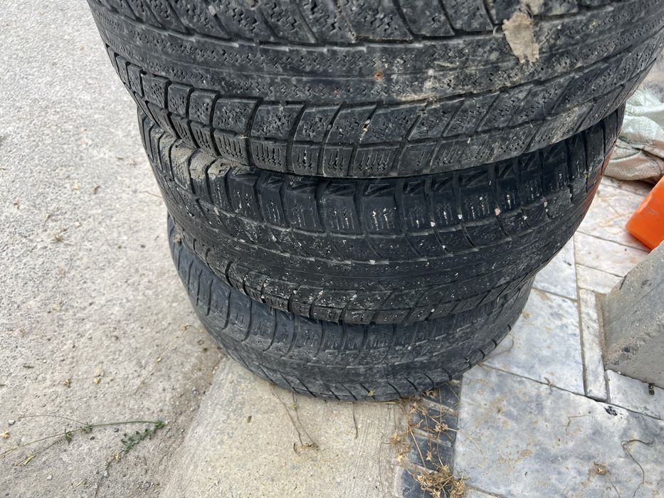 Продам бу шины 3 штуки
