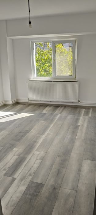 Se vinde ap.2 camere,zona ic.frimu,56 mp,et.1,decomandat,Bl, K1A,renovat de la placa,totul nou,inclusiv  instalația electrică,izolat exterior.