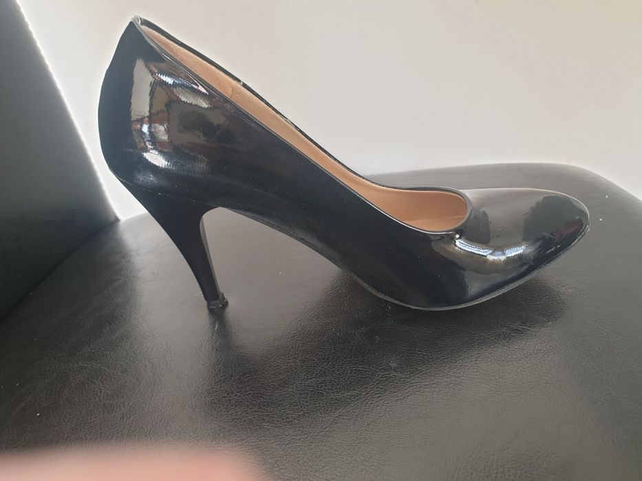 Pantofi stiletto
