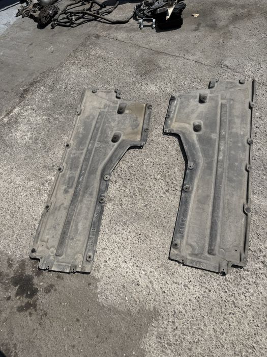 Scut lateral bmw g11 carenaj roata bmw g11 scut metalic g11