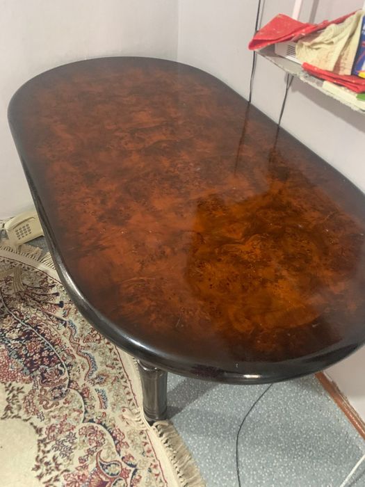 Обеденный стол овальный