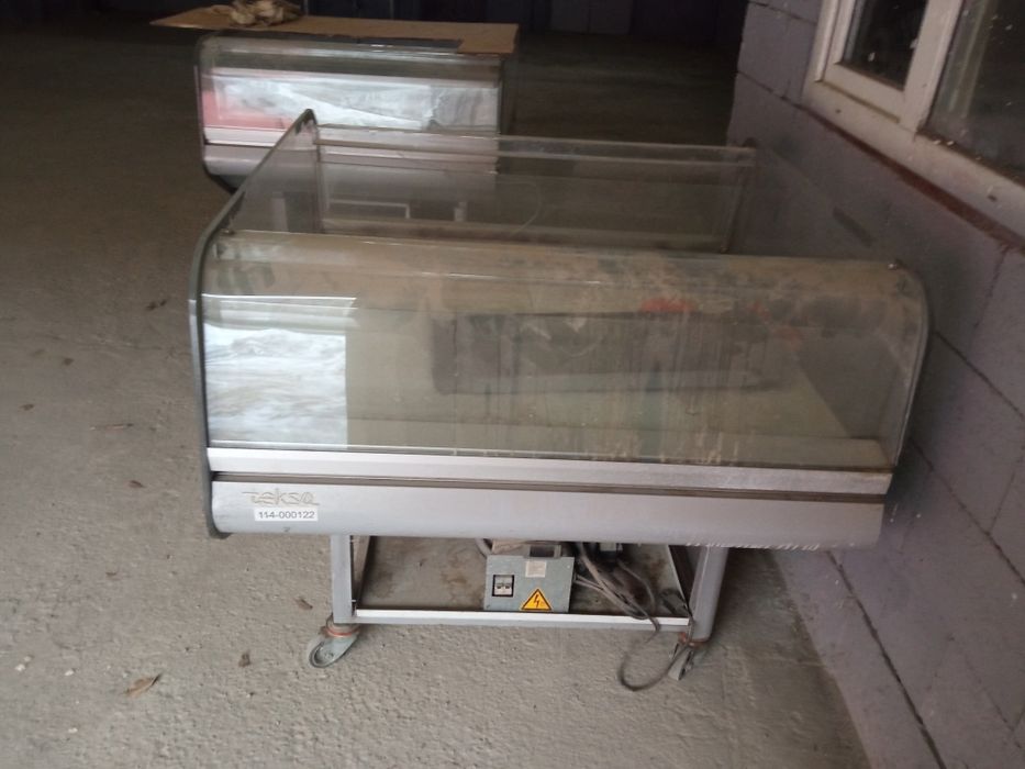 Холодильная витрина бу