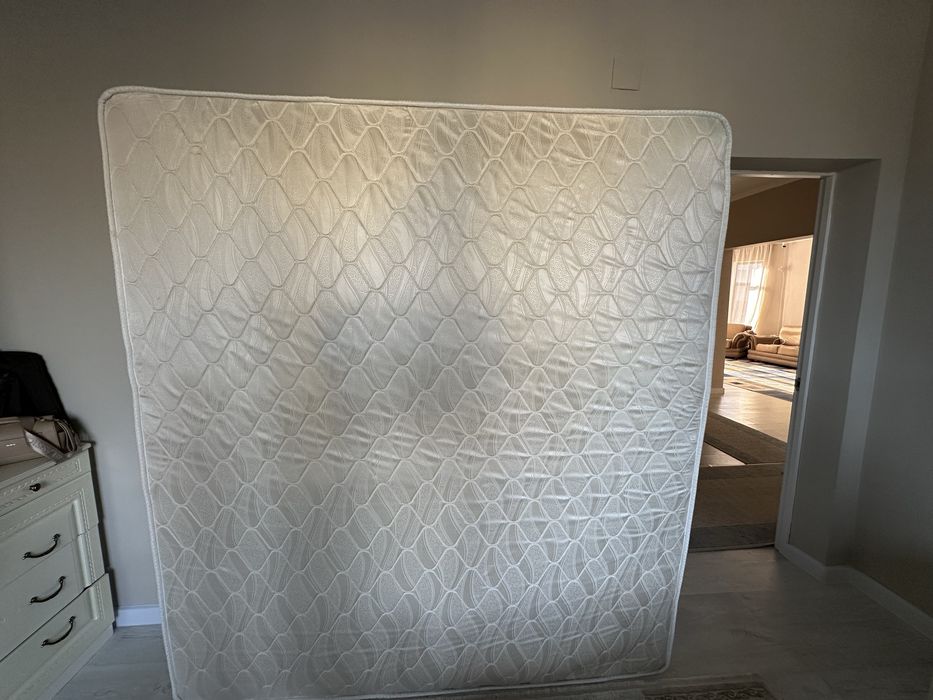 Продаю большой Матрас