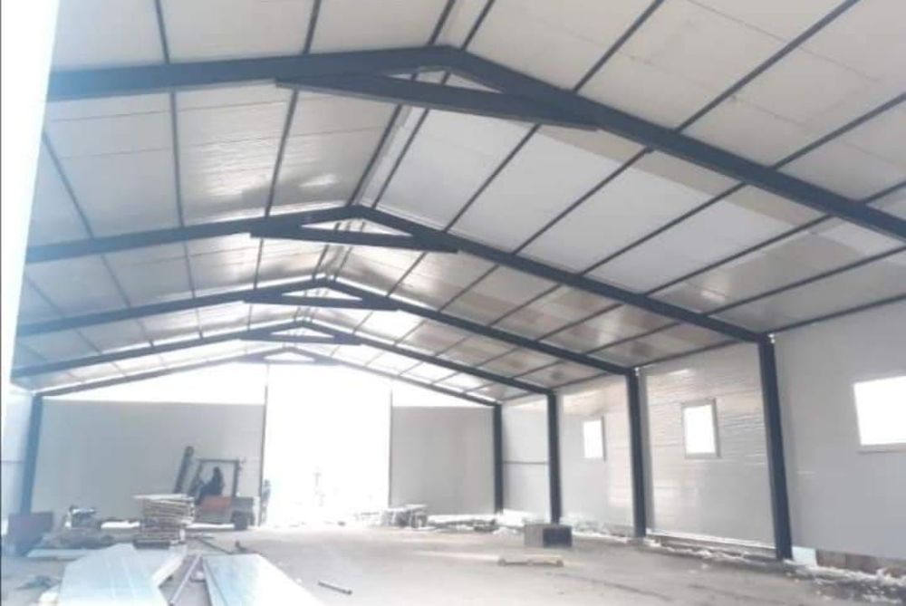 Vand hale metalice și structuri