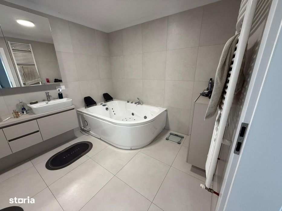 Apartament bloc NOU,4 camere,3 bai,2 terase,parcare privată