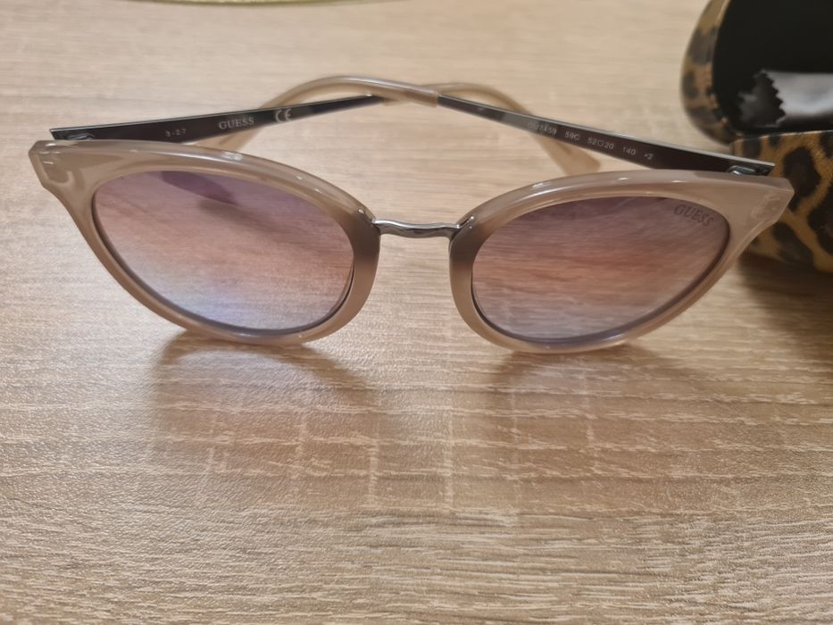 Слънчеви очила Guess
