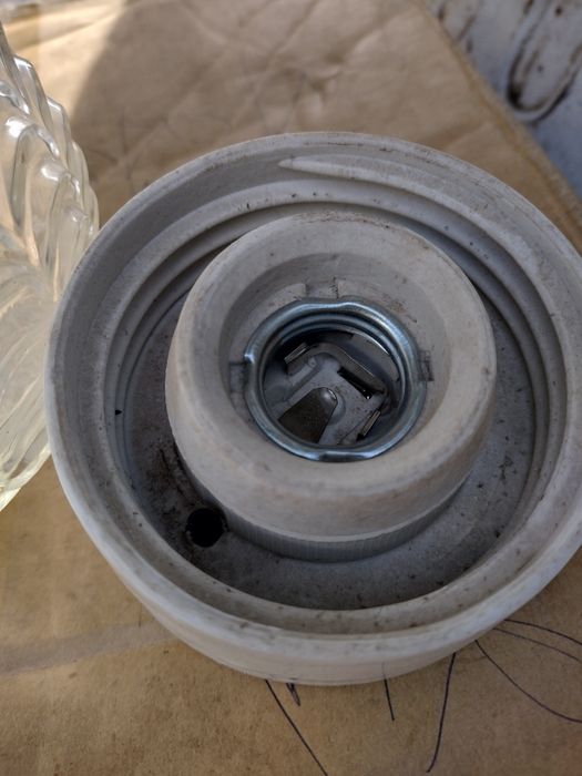 Lustra ceramica foarte rezistenta