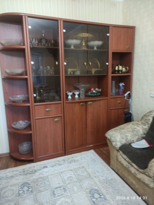 Срочно продам сервант